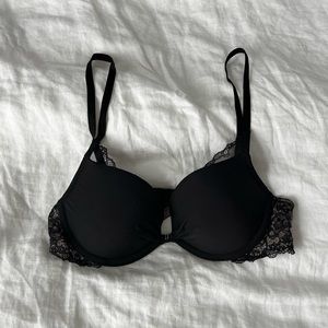 Victoria’s Secret Padded bra 32b